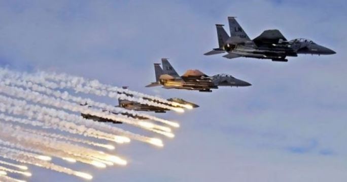 الطيران الاسرائيلي يشن عدة انفجارات وهمية في سماء غزة
