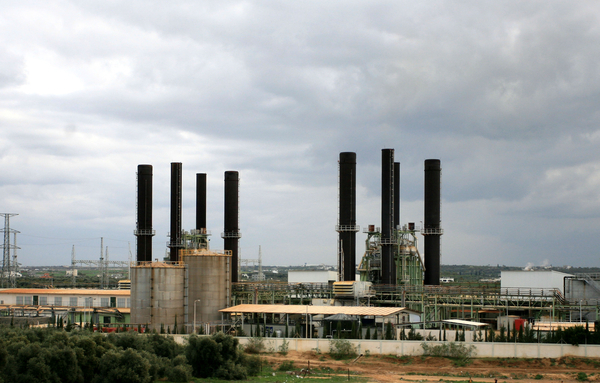 السلطة توقف دفع أموال الكهرباء للشركات الإسرائيلية