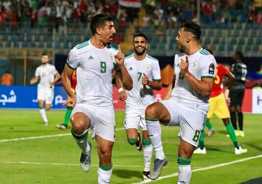الجزائر تضرب شباك غينيا بثلاثيه مع الرأفه ويتأهل لربع النهائي