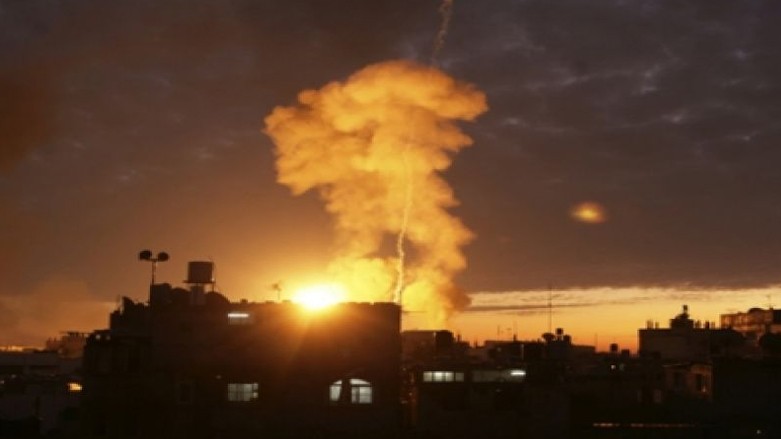 انفجارين في غزة واسرائيل تنفي الاستهداف