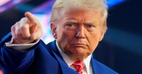 ‏الرئيس الأمريكي ترامب يصل إلى الرياض في أول زيارة له لدول الخليج