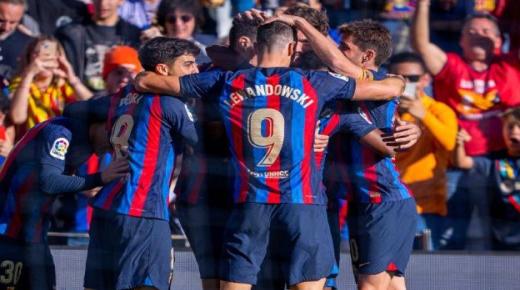 إسبانيول يفرض التعادل على برشلونة ويشارك ريال مدريد بالصدارة