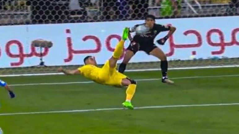 الهلال بطلا لكأس خادم الحرمين الشريفين بعد فوزه بركلات الترجيح علي النصر