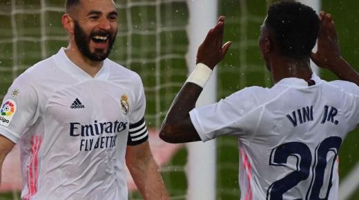 ريال مدريد يحقق الفوز علي ايبار و يقلص الفارق مع اتلتيكو