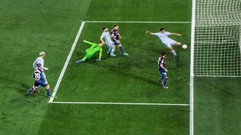 برشلونة بصعوبة يحقق الفوز علي ليفانتي