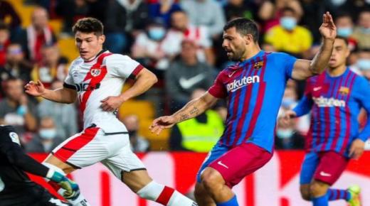 فاليكانو يحقق انتصار تاريخي على برشلونة