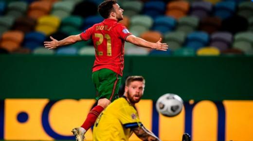 البرتغال تسقط السويد بثلاثية