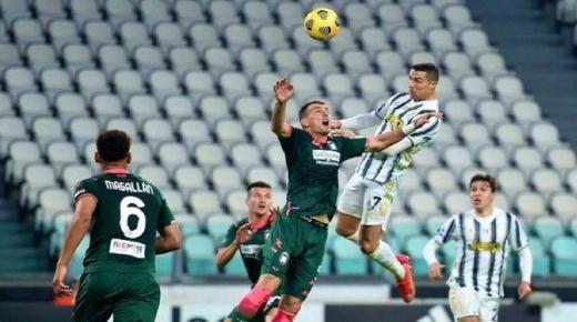 اليوفي ينتصر علي كروتوني بثلاثية