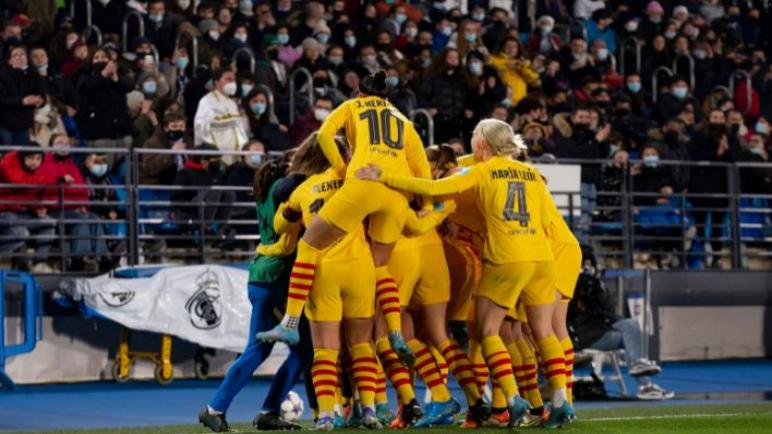 برشلونة ينتصر علي ريال مدريد في كلاسيكو السيدات في البرنابيو بثلاثية