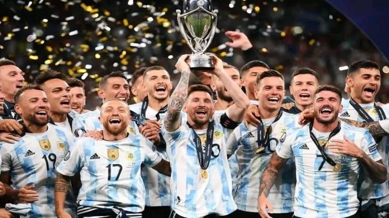 الأرجنتين بطل السوبر العالمي بعد الفوز بثلاثية على إيطاليا